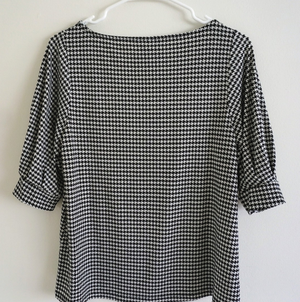 Women's Black and White Puffed Short Sleeve Blouse
